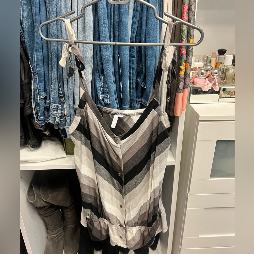 Old Navy Chevron Print Button Down Tank Size L
